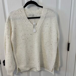 NWT Gentle Fawn Speckled Cream V-Neck Sweater
